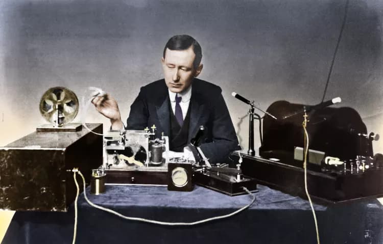 Marconi with typical apparatus